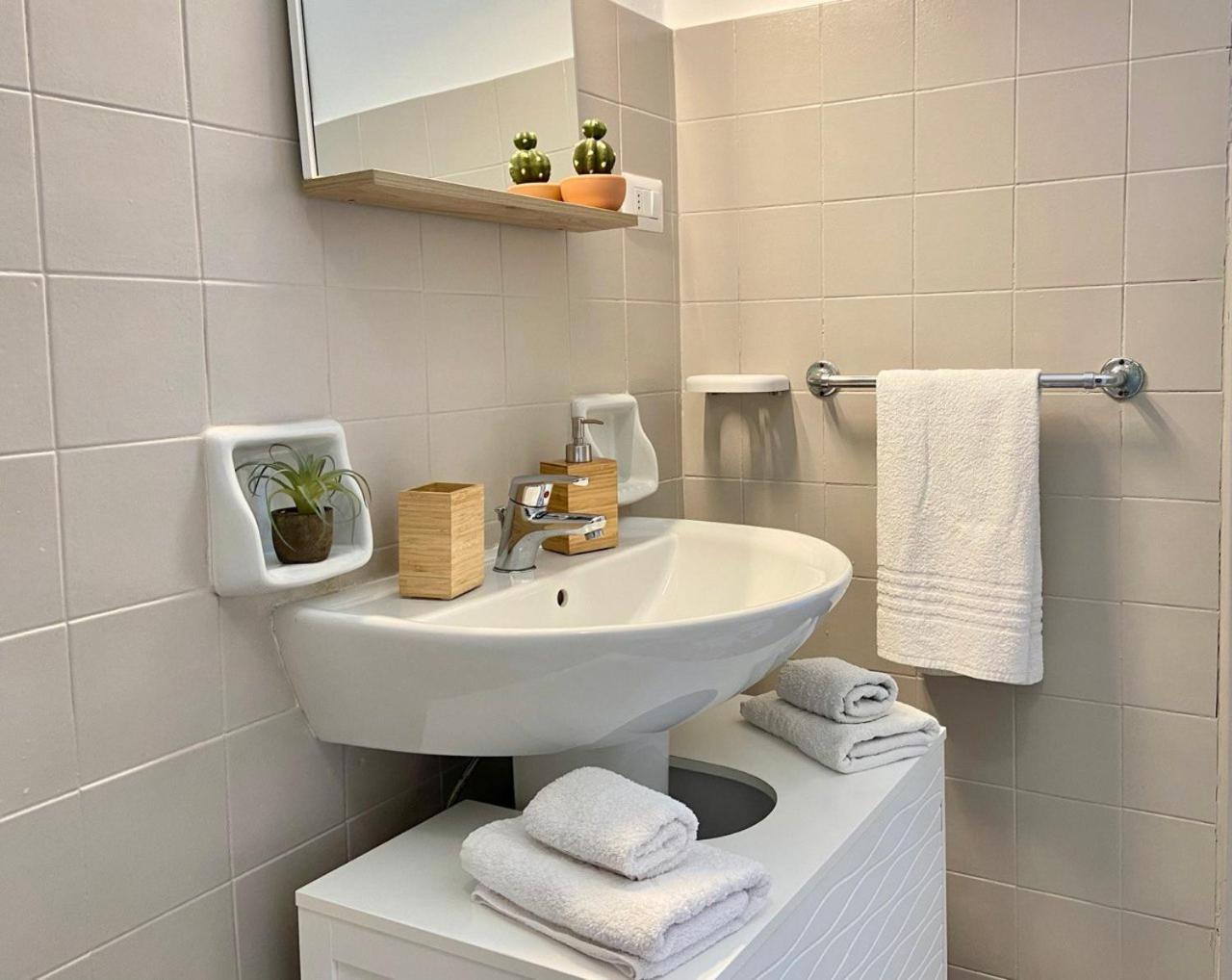 La Casa Di Nina Apartment Surano Ngoại thất bức ảnh